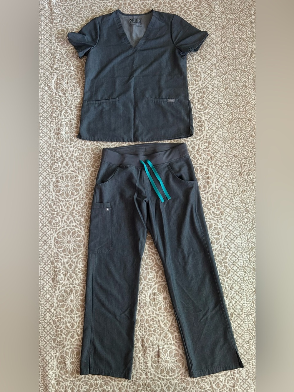 Figs Women's Charcoal Scrub Set with Teal Drawstring
